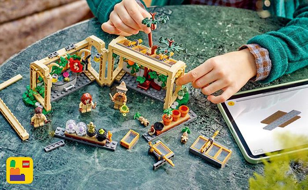 "LEGO - 76445 CASTELLO DI HOGWARTS: LEZIONE DI ERBOLOGIA-,"
