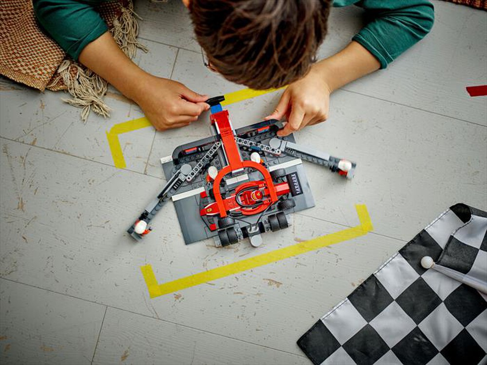 Immagine del prodotto LEGO - CITY F1 Pitstop e meccanici con Ferrari F1&reg; 60443