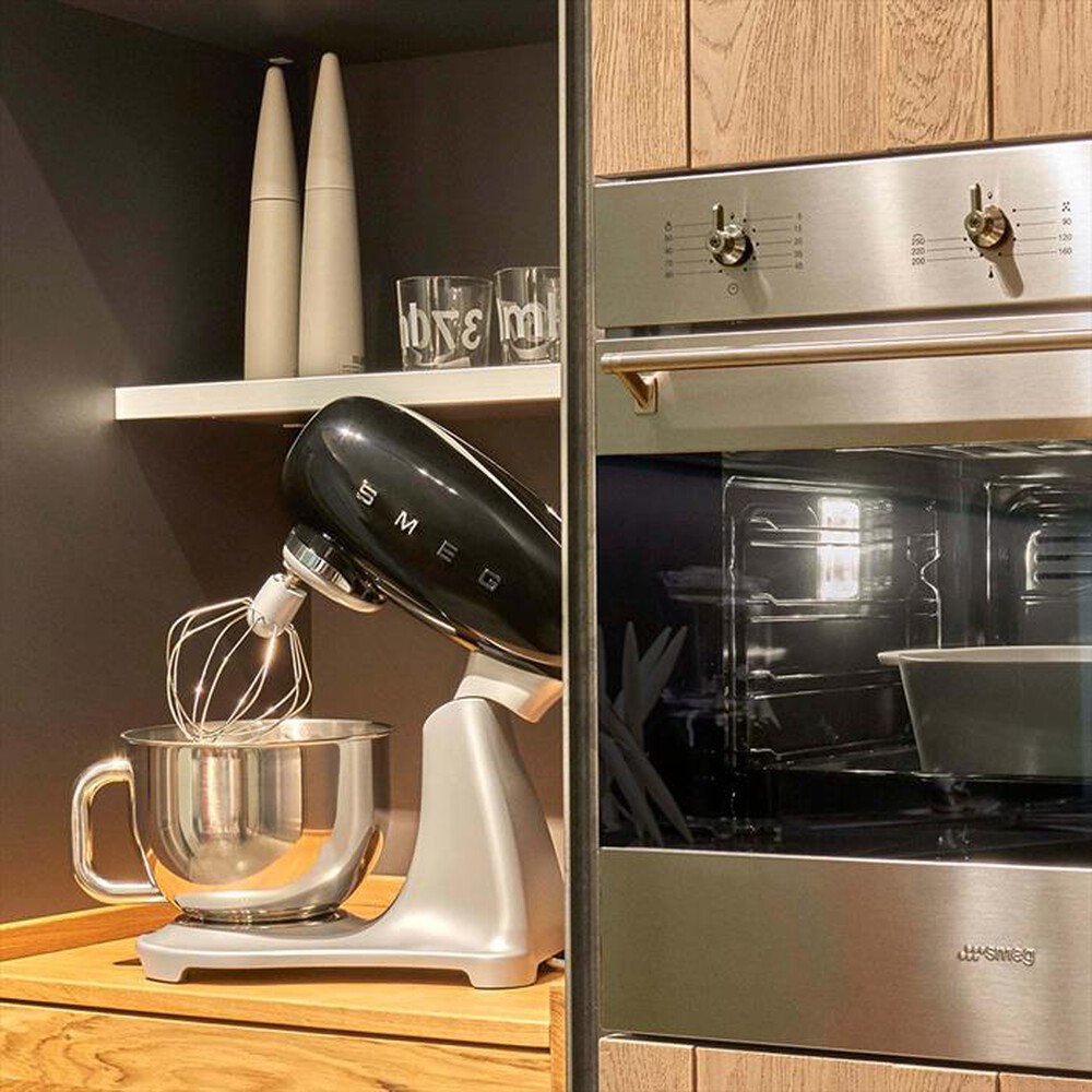 "SMEG - Impastatrice Standard 50's Style – SMF02BLEU-nero"