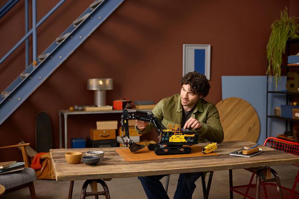 Immagine del prodotto LEGO - TECHNIC Escavatore Volvo EC500 Hybrid 42215