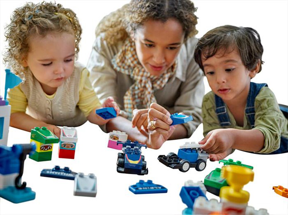 Immagine del prodotto LEGO - DUPLO Town Auto da corsa e piloti Team F1&reg; 10445