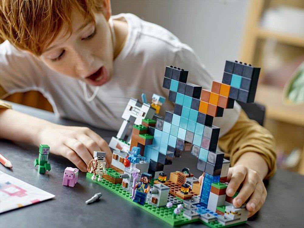 Immagine del prodotto LEGO - MINECRAFT L&rsquo;avamposto della spada - 21244