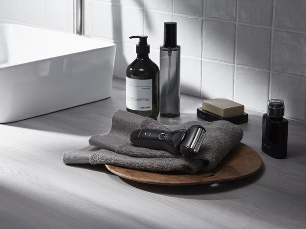 Immagine del prodotto PANASONIC - Rasoio WET&DRY 3 lame ES-RT37-nero