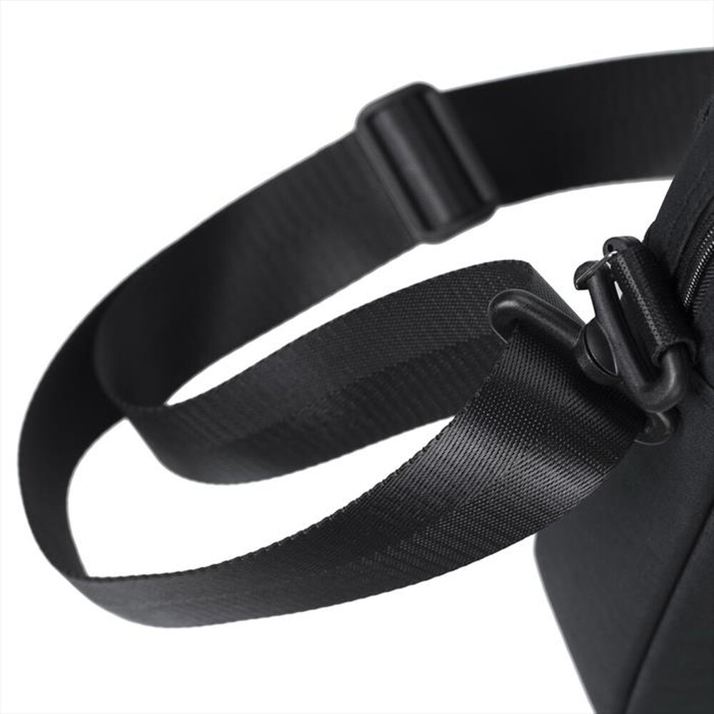 "RIVACASE - 8335 BORSA PER NOTEBOOK DA 15,6\"-Nero"