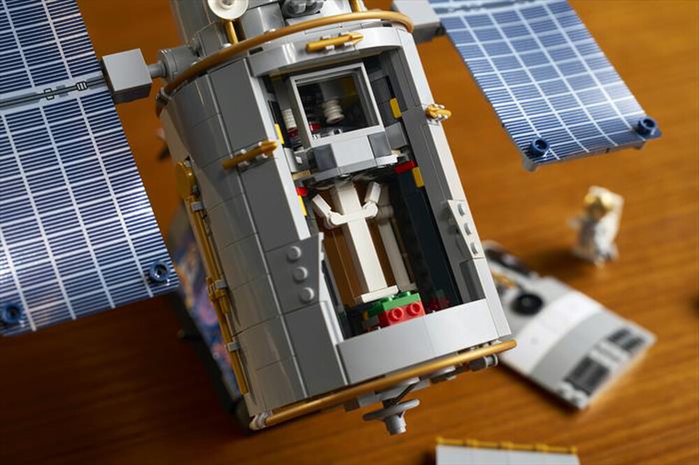 Immagine del prodotto LEGO - ICONS Telescopio spaziale Hubble - 11382