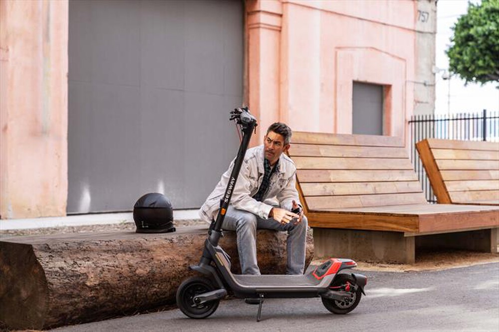 "SEGWAY - KickScooter P100SE-Black"