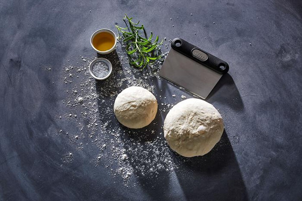 "WITT - RASCHIETTO PER IMPASTO PIZZA-Silver/Black"