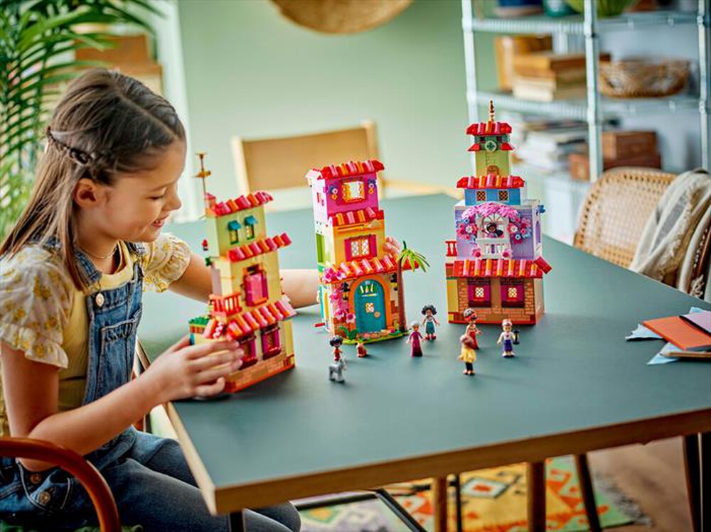 Immagine del prodotto LEGO - DISNEY CLASSIC La magica casa dei Madrigal 43245