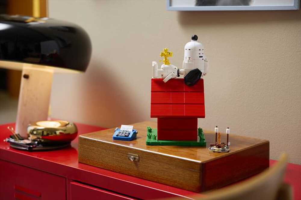 Immagine del prodotto LEGO - IDEAS Peanuts: la cuccia di Snoopy - 21368