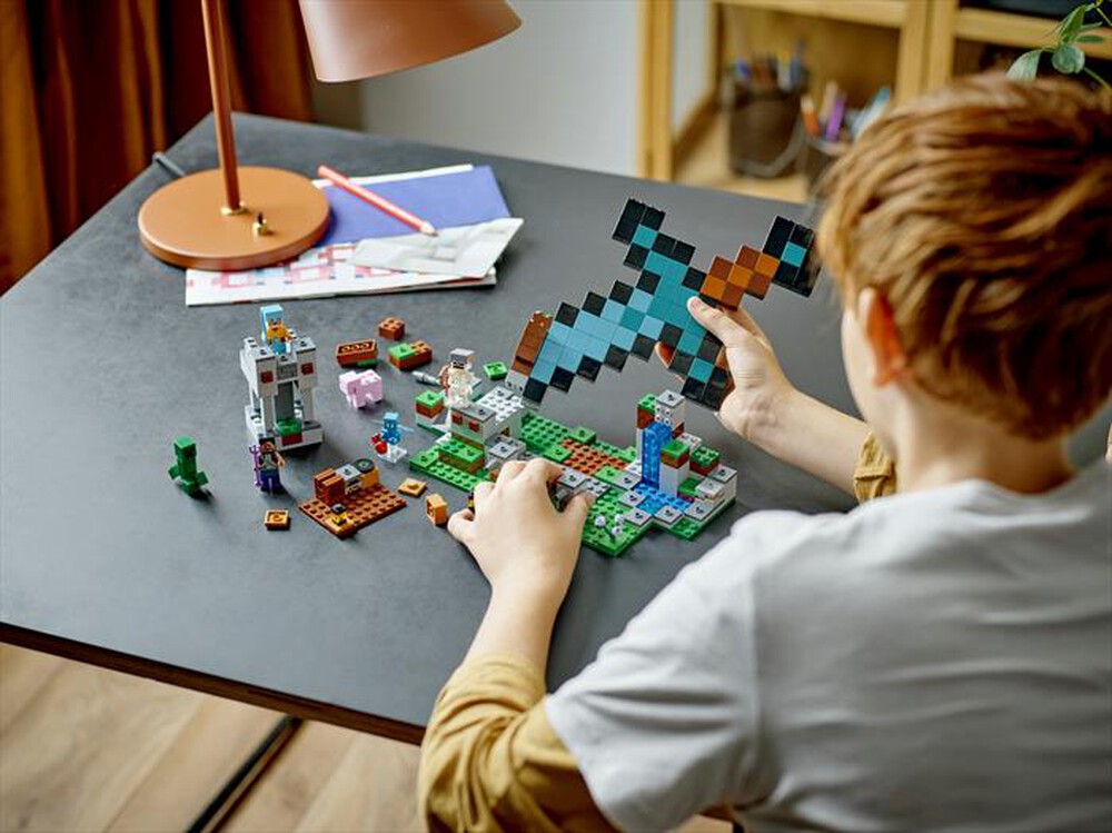Immagine del prodotto LEGO - MINECRAFT L&rsquo;avamposto della spada - 21244