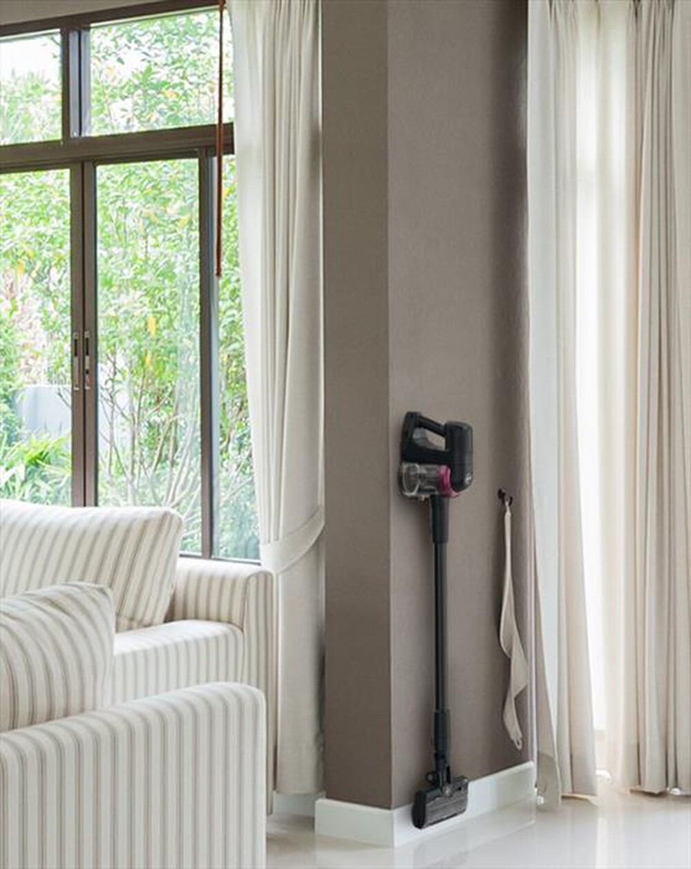 Immagine del prodotto HOOVER - Scopa elettrica senza sacchetto HF410H 011-Magenta