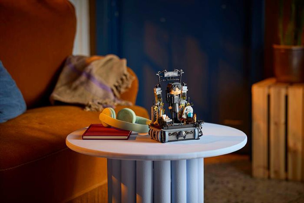 Immagine del prodotto LEGO - WEDNESDAY Personaggio di Mercoled&igrave; Addams 76780