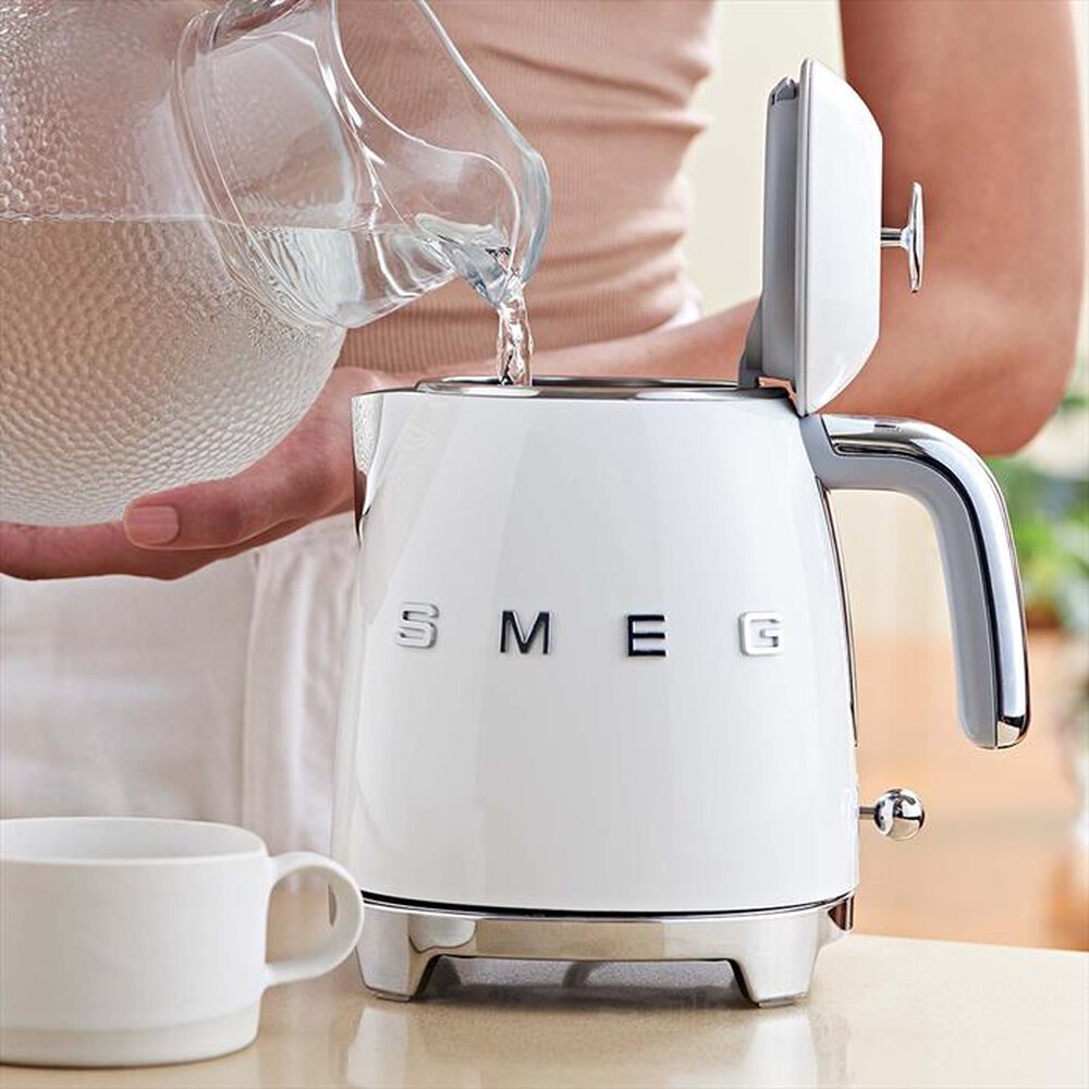 "SMEG - Mini Bollitore 50's Style – KLF05WHEU-Bianco"