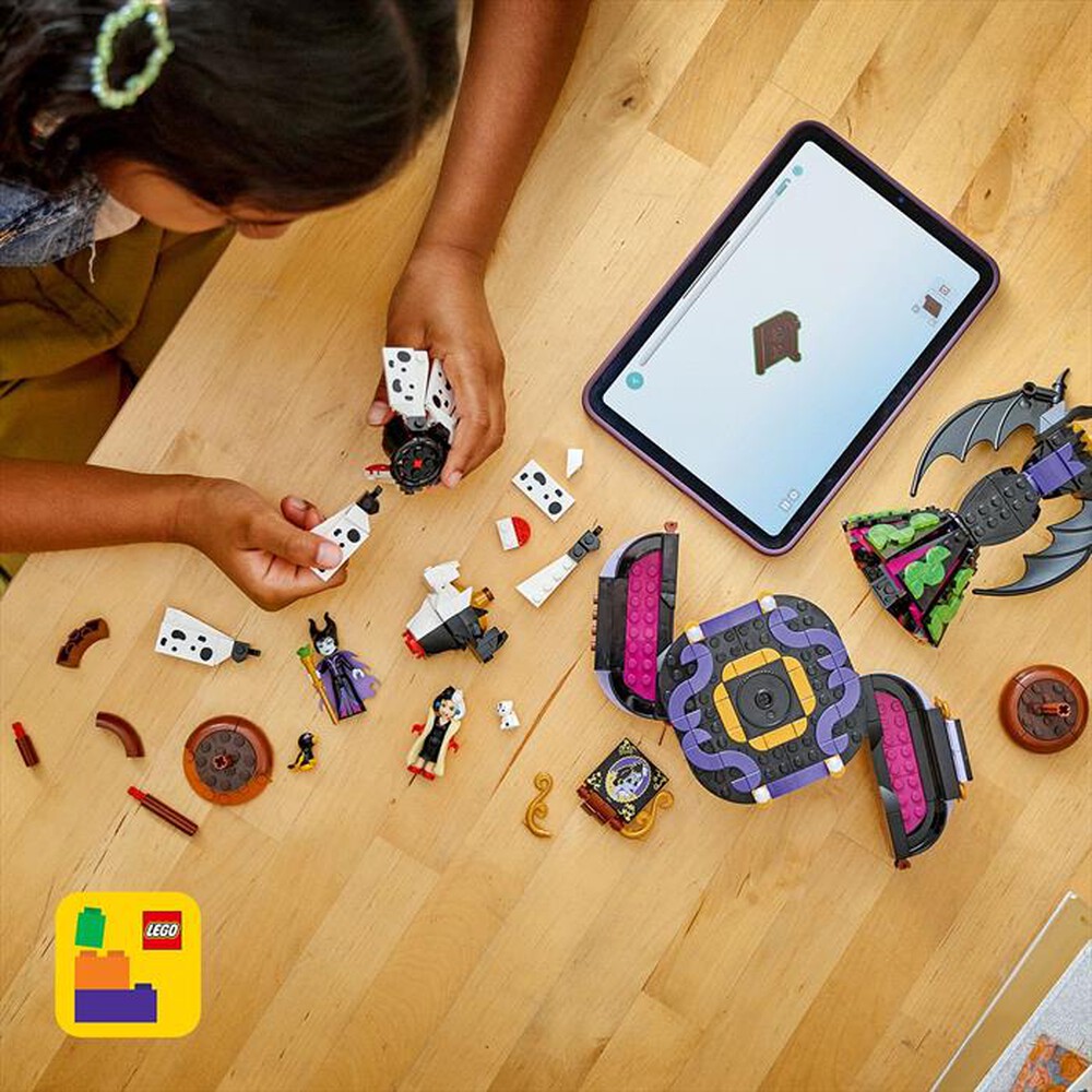 Immagine del prodotto LEGO - DISNEY CLASSIC Abiti di Malefica e Crudelia 43262