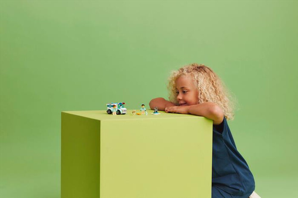 Immagine del prodotto LEGO - CITY FURGONCINO DI SOCCORSO DEL VETERINARIO -60382