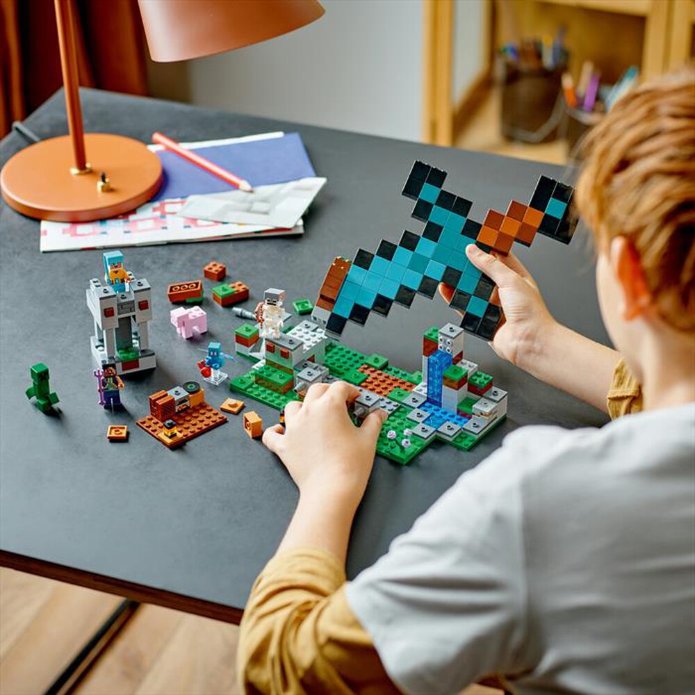 Immagine del prodotto LEGO - MINECRAFT L&rsquo;avamposto della spada - 21244