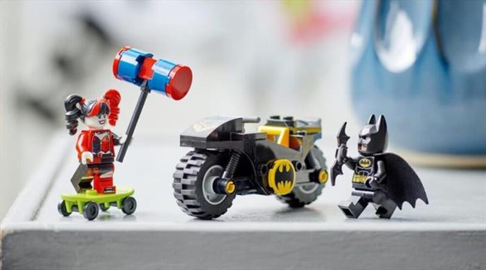 "LEGO - SUPERHEROES BATMAN CONTRO HARLEY QUINN - 76220-Multicolore"
