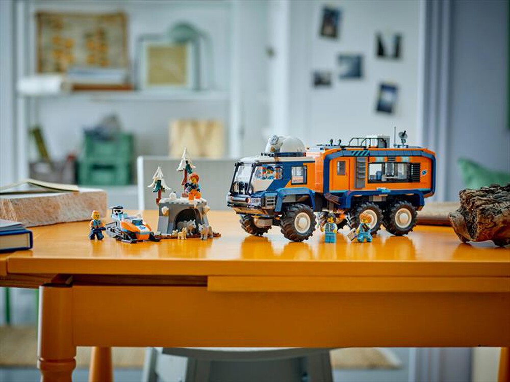 "LEGO - GRANDE CAMION ARTICO CON LABORATORIO-,"