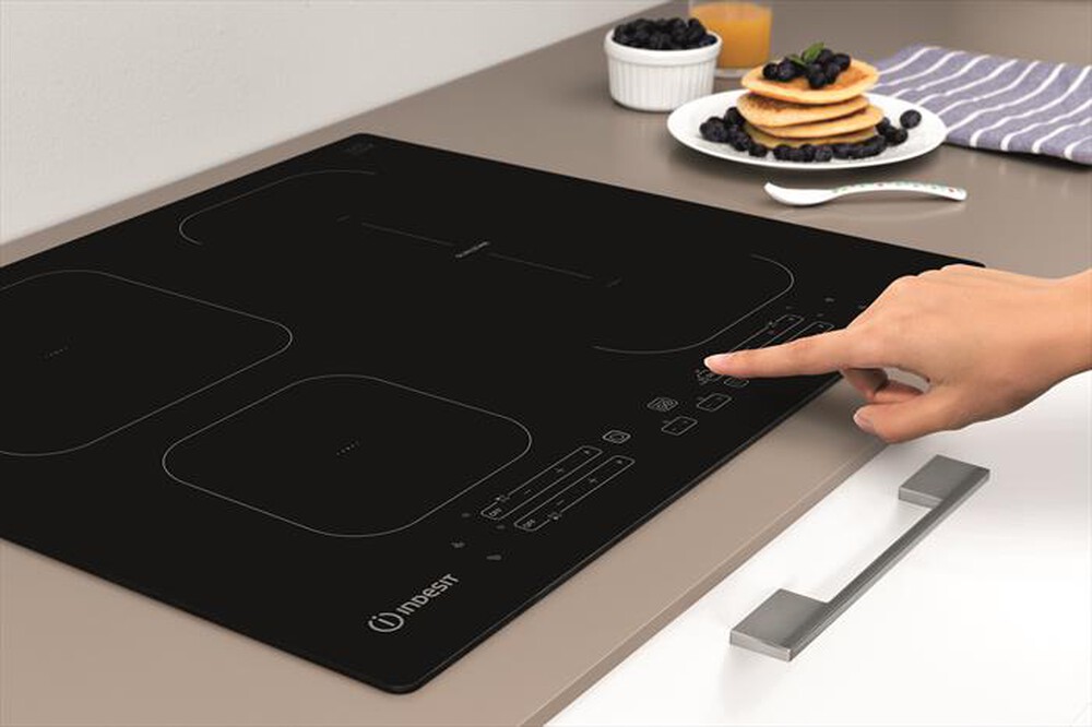 "INDESIT - Piano cottura induzione IB 65B60 NE 59 cm-Nero"