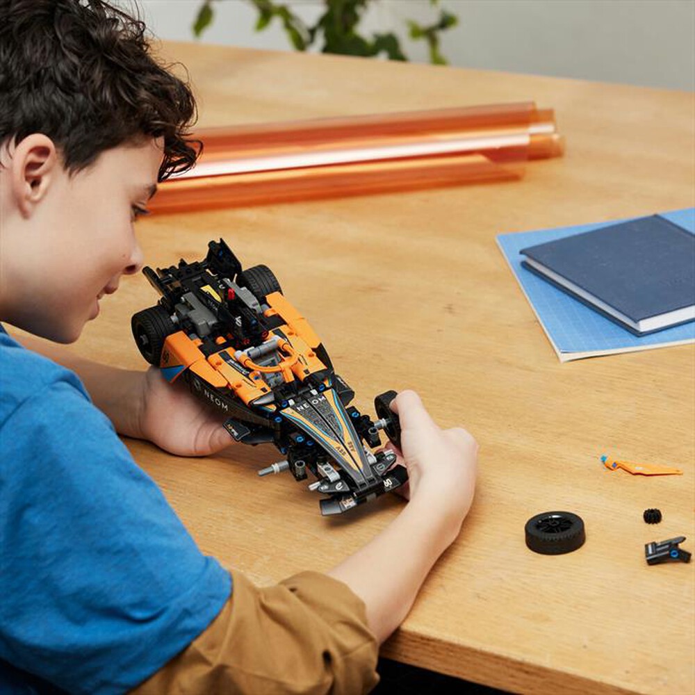 Immagine del prodotto LEGO - TECHNIC NEOM McLaren Formula E Race Car 42169
