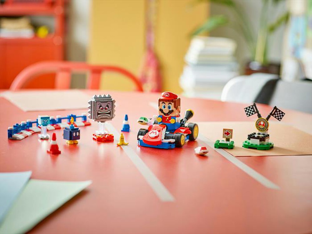 Immagine del prodotto LEGO - Mario Kart Mario interattivo e Kart standard 72043
