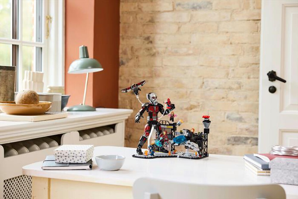 Immagine del prodotto LEGO - SUPER HEROES Captain America: Civil War 76314