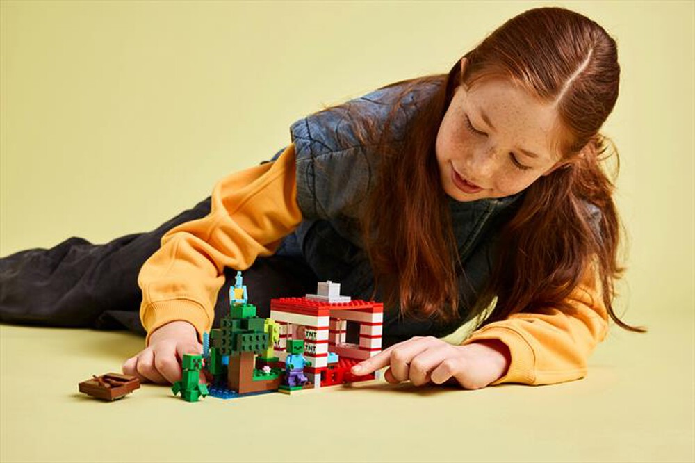 "LEGO - MINECRAFT Casa nella giungla esplosiva - 21275"