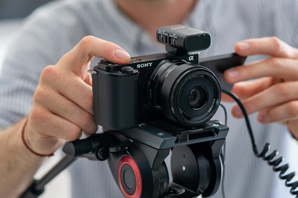 "SONY - Fotocamera Mirrorless ZVE10LBDI.EU"