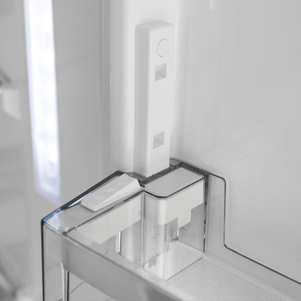 Immagine del prodotto SHARP - Frigorifero combinato SJ-NBA31IEBGD Classe D 331lt-Nero