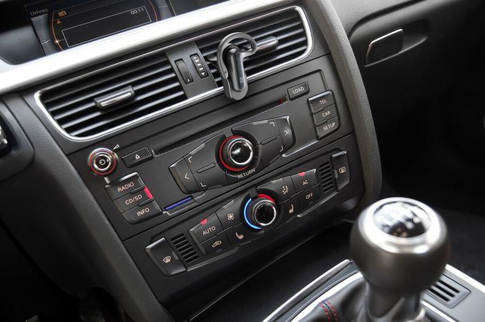 Immagine del prodotto CELLULARLINE - Auricolare Bluetooth CAR FLAT-Black