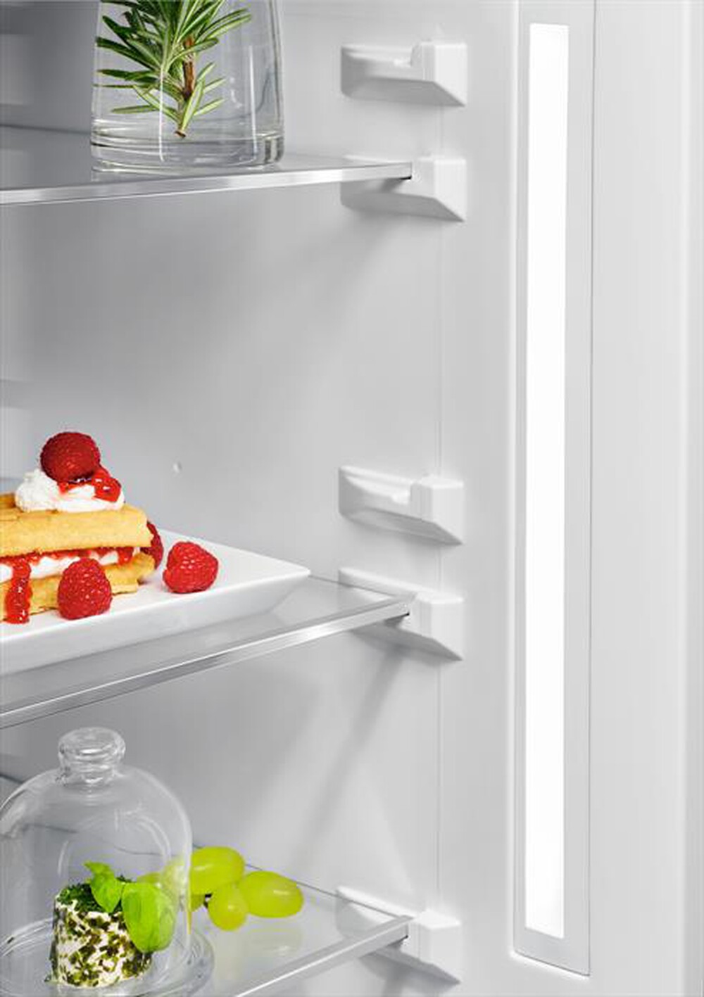 "AEG - Frigorifero combinato RCB736E5MB Classe E 379lt-Acciaio inox nero"