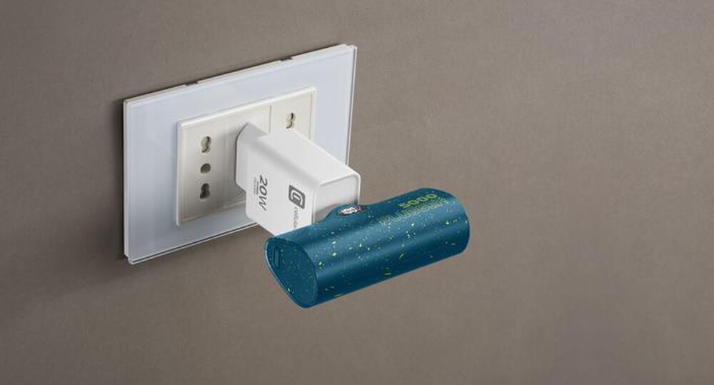 "CELLULARLINE - Powerbank PBPLUGGER5000B-Blu"