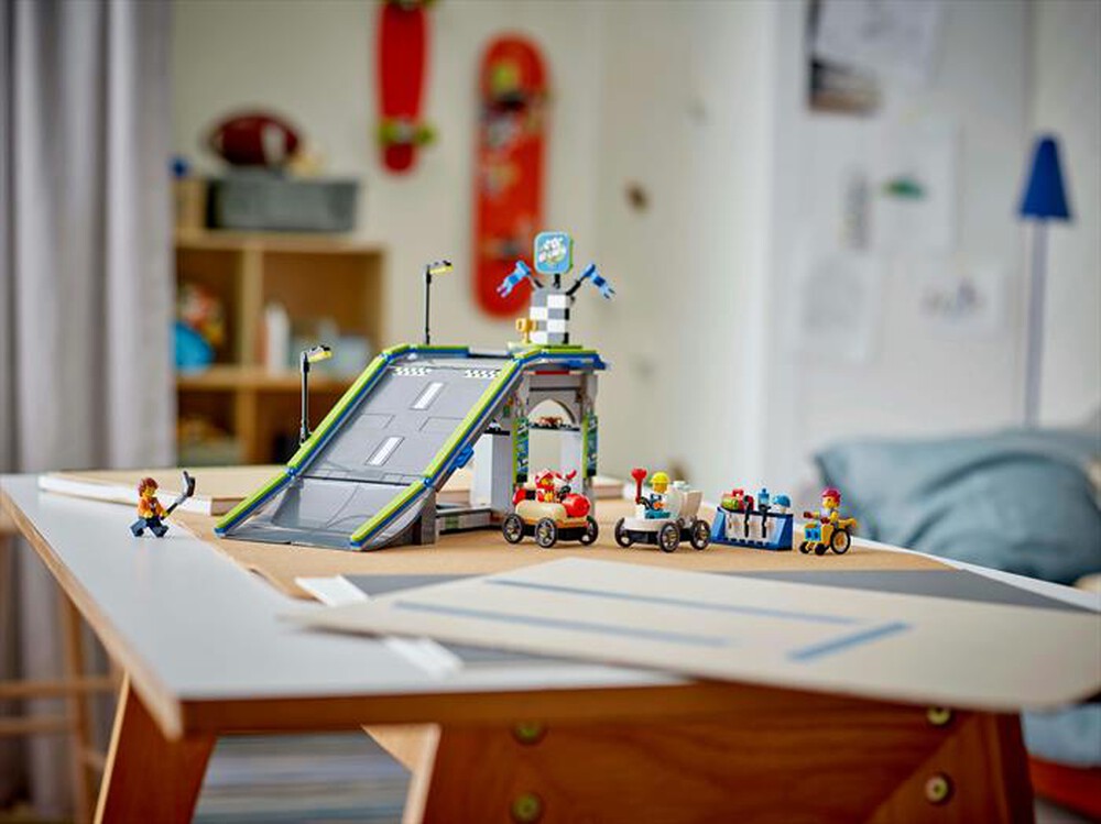 Immagine del prodotto LEGO - CITY Gara sulla pista a rampe 60460