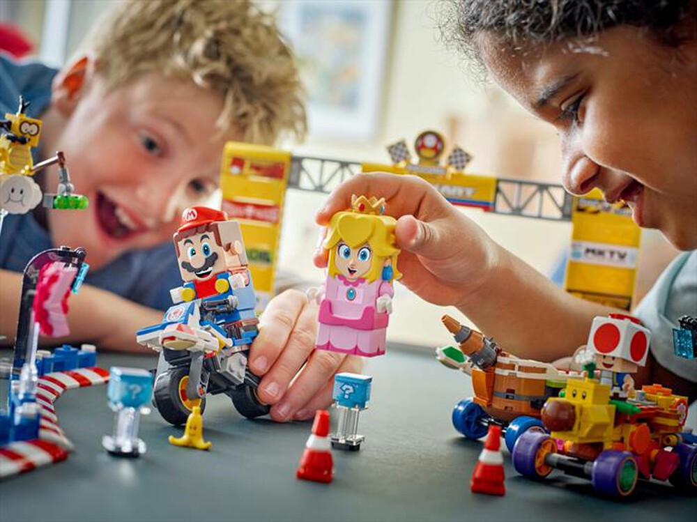 Immagine del prodotto LEGO - SUPER MARIO MarioKart Baby Peach Gran Premio 72036