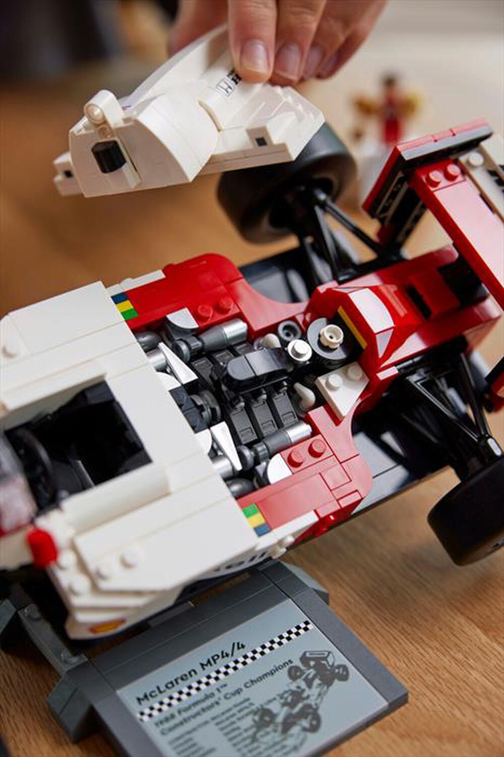 Immagine del prodotto LEGO - ICONS McLaren MP4/4 e Ayrton Senna - 10330