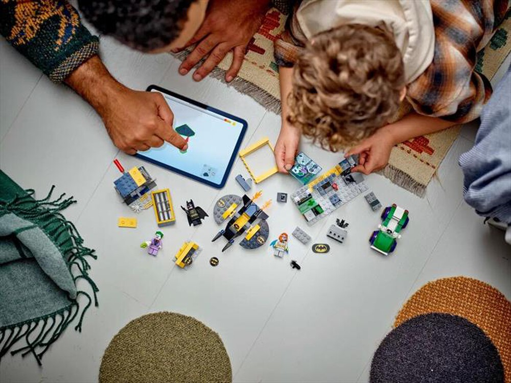 "LEGO - Batcaverna con Batman, Batgirl e The Joker - 76272-Multicolore"