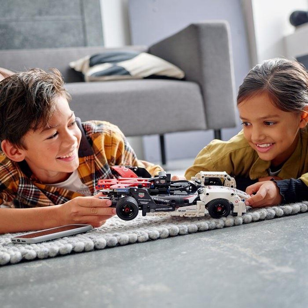 Immagine del prodotto LEGO - TECHNIC FORMULA E PORSCHE 99X ELECTRIC - 42137