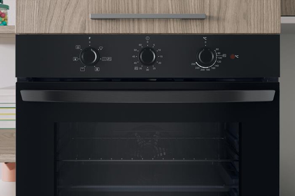 Immagine del prodotto INDESIT - Forno multifunzione IO 235H B Classe A 66lt
