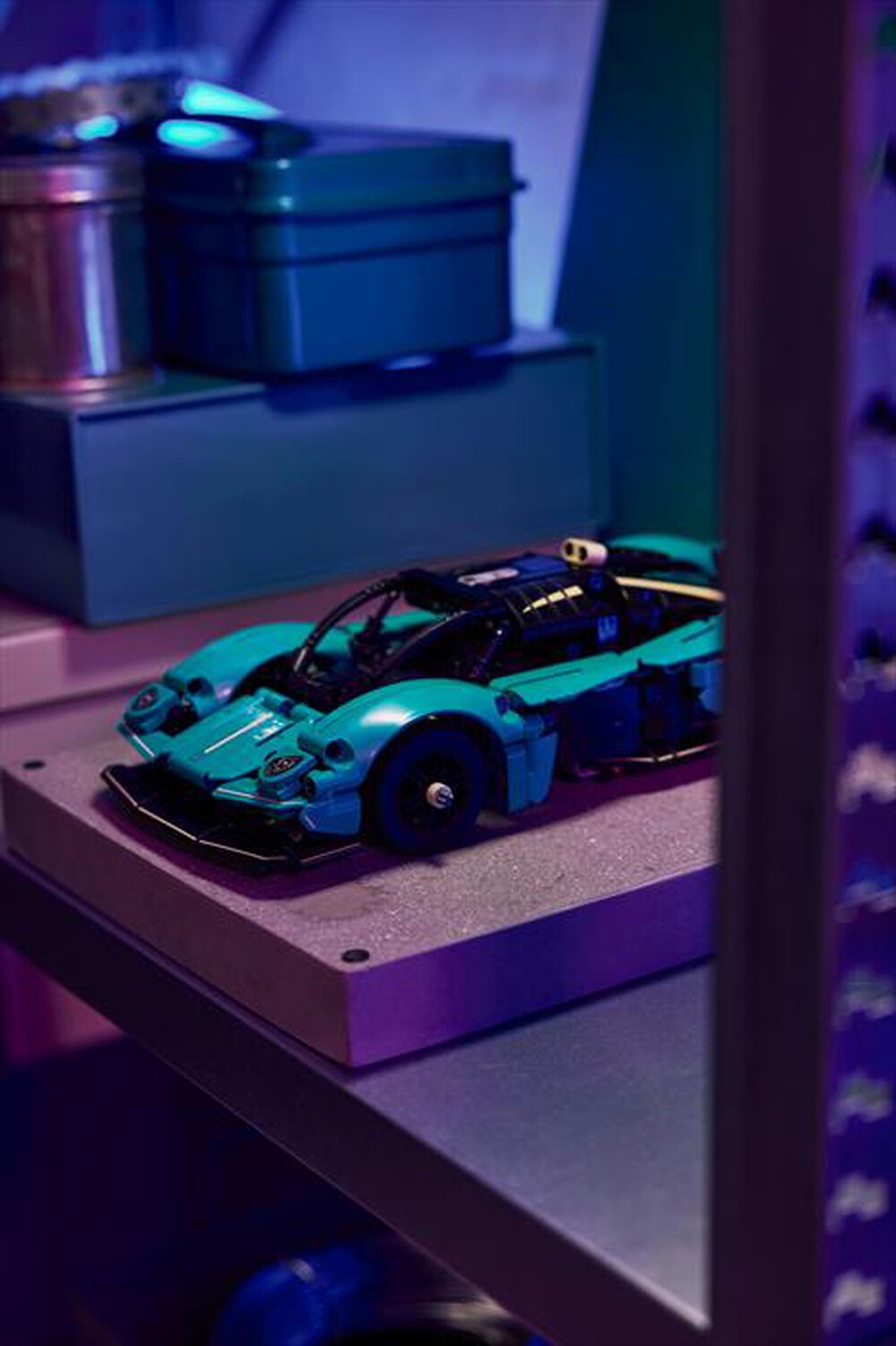 "LEGO - TECHNIC Aston Martin Valkyrie - 42208"