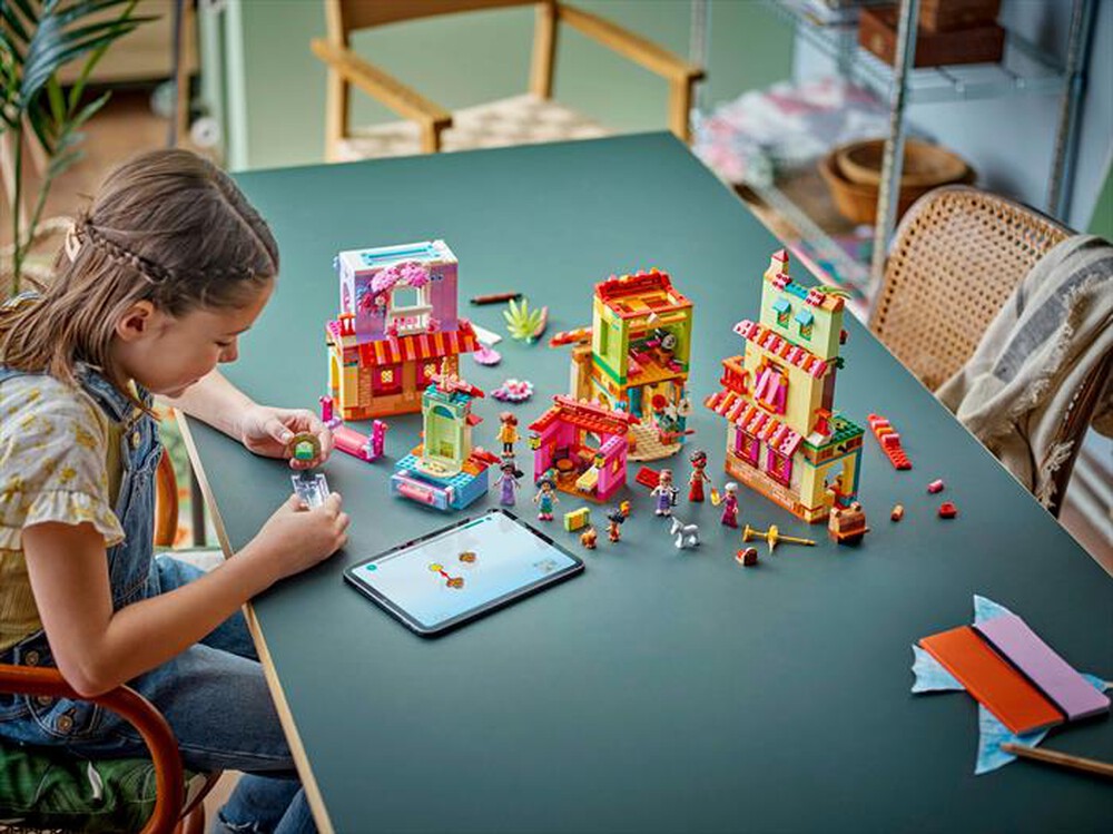 Immagine del prodotto LEGO - DISNEY CLASSIC La magica casa dei Madrigal 43245