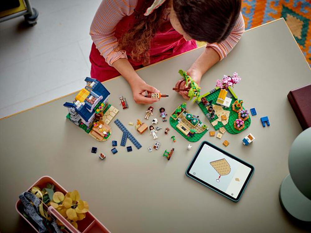 Immagine del prodotto LEGO - FRIENDS Casa apicoltori e giardino fiorito 42669