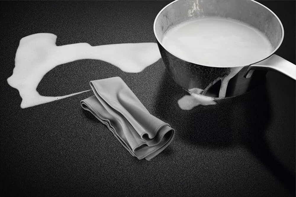 Immagine del prodotto AEG - Piano cottura elettrico TI84IB30IZ 77 cm-Nero