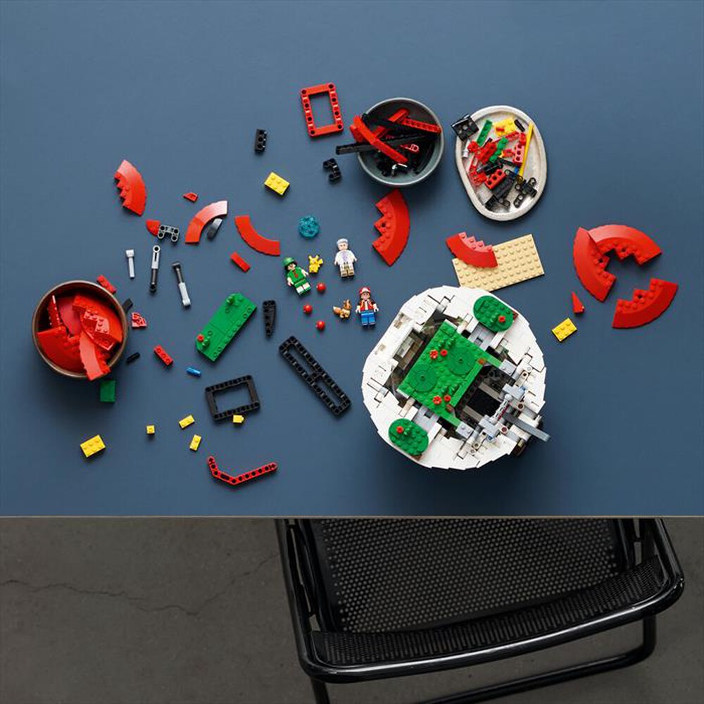 Immagine del prodotto LEGO - POKEMON Momenti Allenatore iconici Pok&eacute; Ball-72154