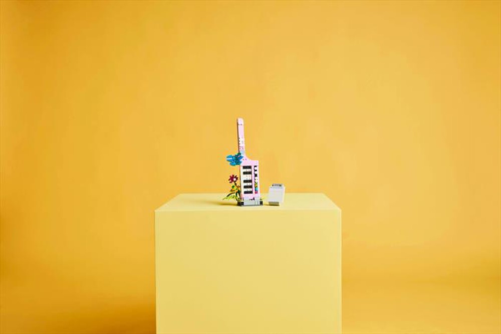 Immagine del prodotto LEGO - CREATOR Macchina da scrivere con fiori 31169