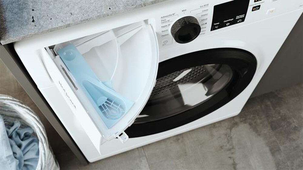 "HOTPOINT ARISTON - Lavatrice ACTIVE 40 NF825WK IT 8 Kg Classe B-Bianco"