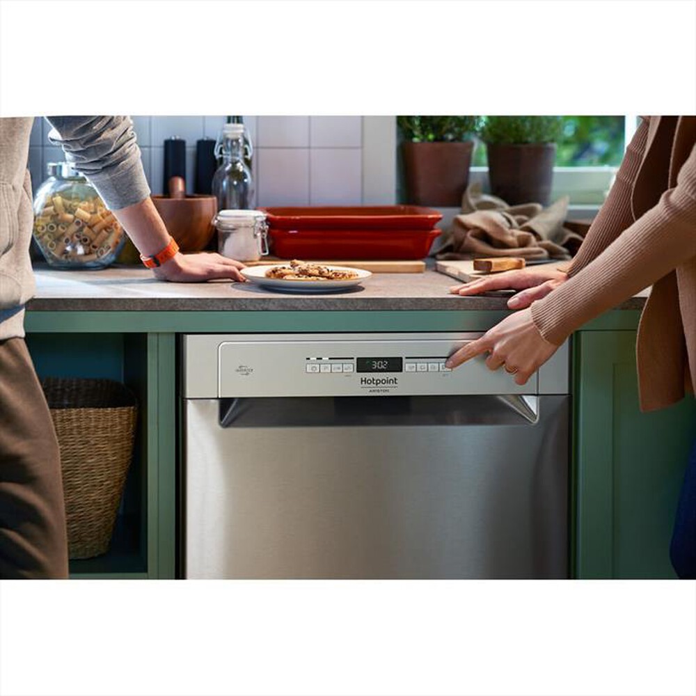 "HOTPOINT ARISTON - Lavastoviglie HFO 3O32 CW X Classe D 14 coperti"