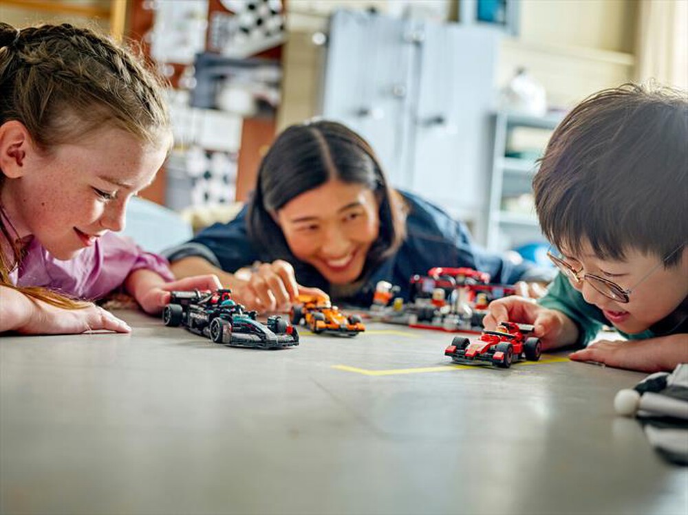 Immagine del prodotto LEGO - CITY F1 Pitstop e meccanici con Ferrari F1® 60443