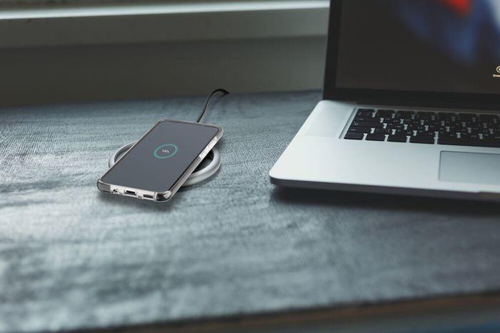 "CELLULARLINE - Caricatore da rete ARENA 15W WIRELESS CHARGER-Black"