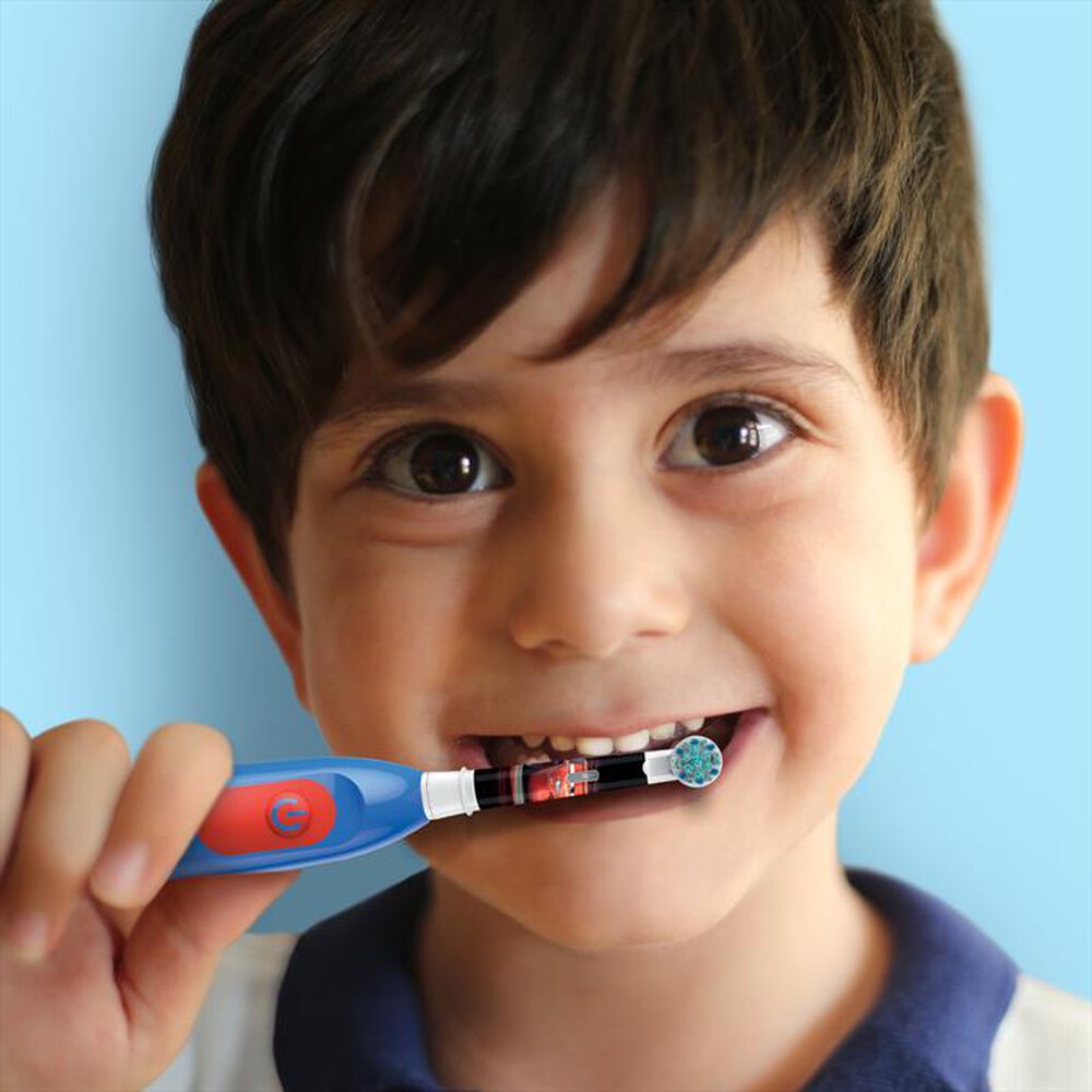 "ORAL-B - STAGES POWER DISNEY-Personaggi Disney Cars"