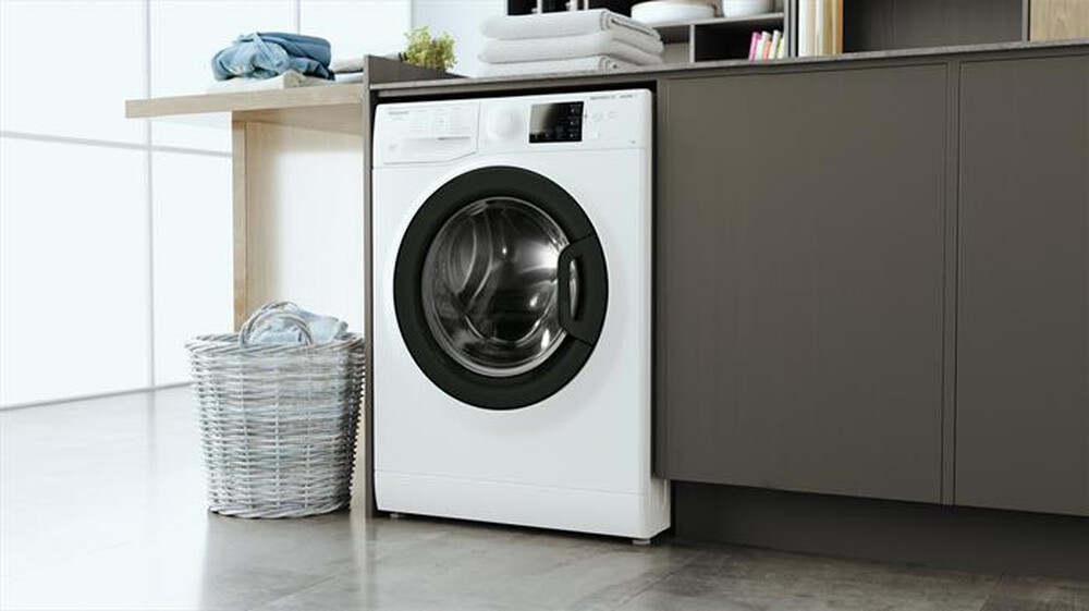 "HOTPOINT ARISTON - Lavatrice RSSG R527 B IT 7 Kg Classe B"